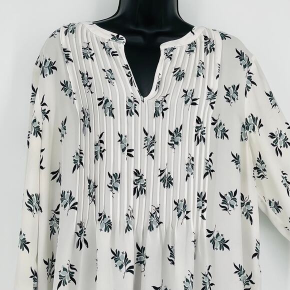 Ann Taylor Floral Pin Tuck Blouse in White/Blue Size XL - Picture 2 of 9